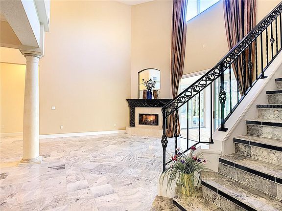 5th image of 2864 Old Castle Dr