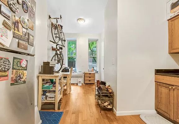 5th image of 519 E 85th St #W