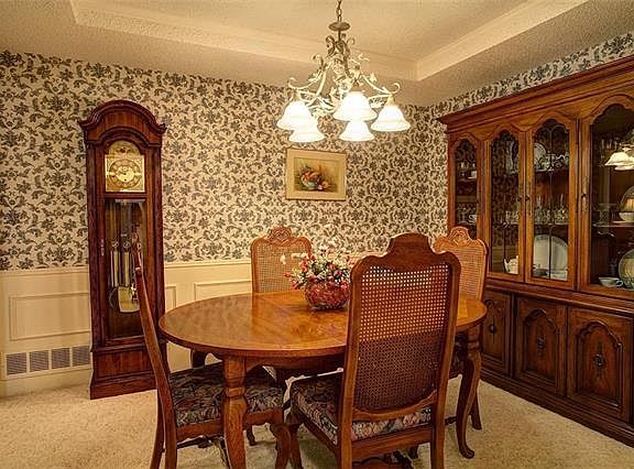 3rd image of 2020 Country Club Dr