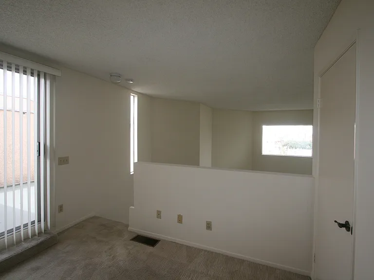 3637 Clarington Ave #213 — Photo 83