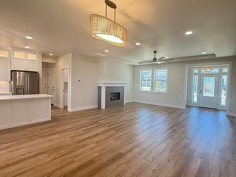 3145 Monaco Ct — Photo 4