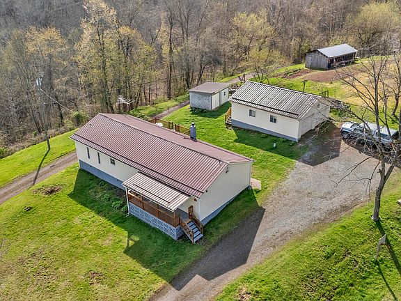 2nd image of 90 Brier Ridge Rd
