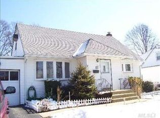 324 Unqua Rd, Massapequa, NY 11758