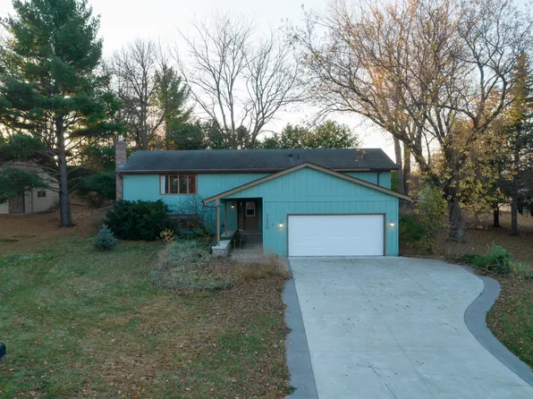 1428 Pioneer Ct, Northfield, MN 55057