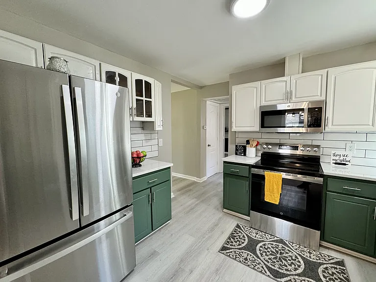 2401 Phoenix Dr — Photo 5