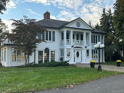25490 E River Rd, Grosse Ile, MI, 48138