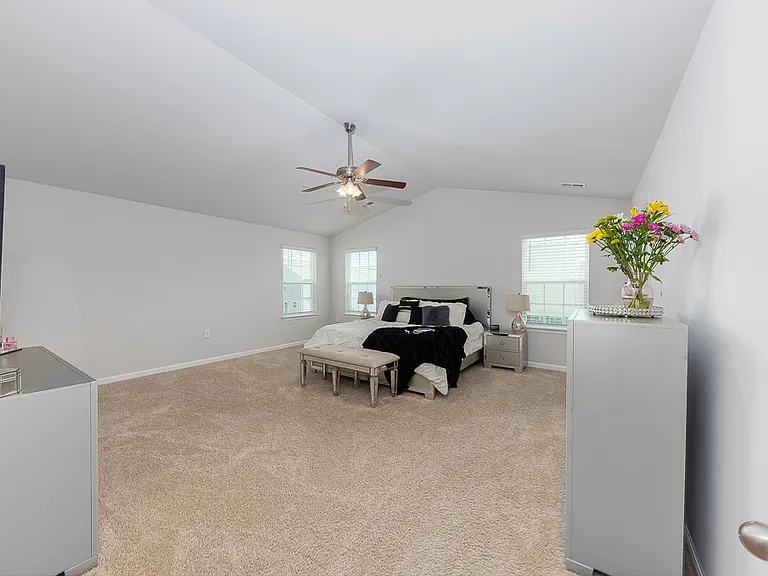 416 Isabelle St — Photo 4