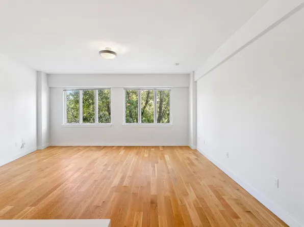 2727 Henry Hudson Parkway West image 4 of 26