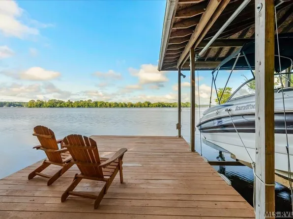 923 River Rd, Bracey, VA 23919