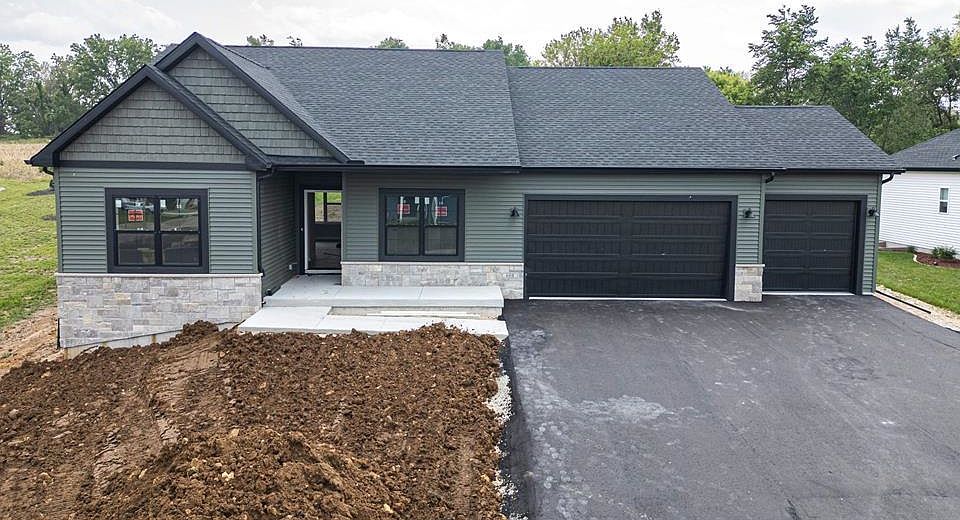 1st image of 407 Ridge Ct