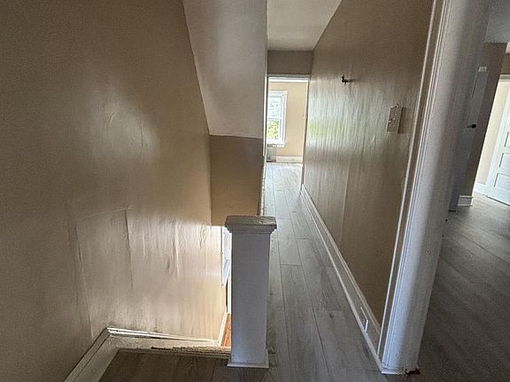 3rd image of 16 Barnt Ave