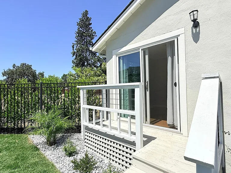 205 Barbara Ct — Photo 13