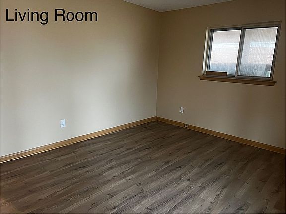 3rd image of 3270 Briarwood Dr