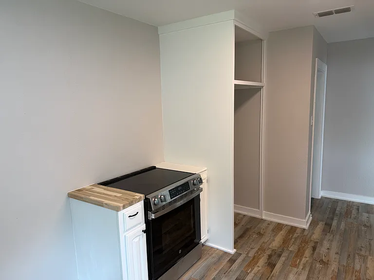 512 Buffalo St — Photo 13