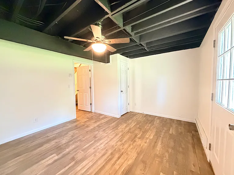 195 Lewis St #6 — Photo 8
