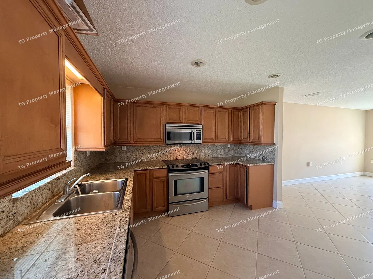 2/1 Fernandina Beach Townhome! Pet Friendly! Washer & Dryer Included! — Photo 4