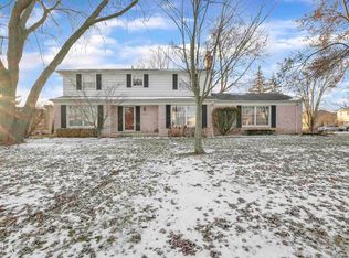 25883 Castlereigh Dr, Farmington Hills, MI 48336