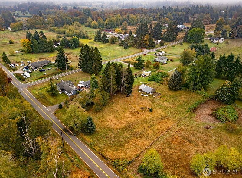 4th image of 2911 Fox Road