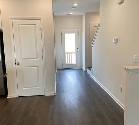5th image of 1104 Brookville Ln