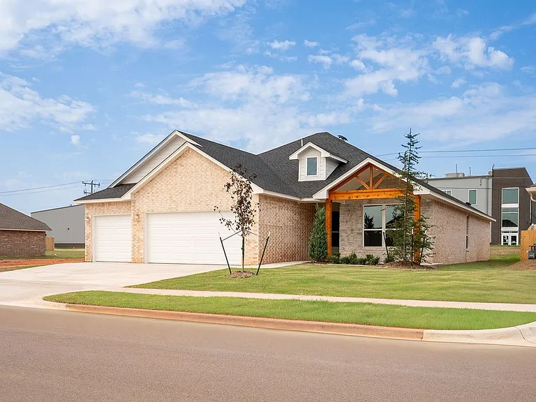 4909 Misty Wood Ln — Photo 4