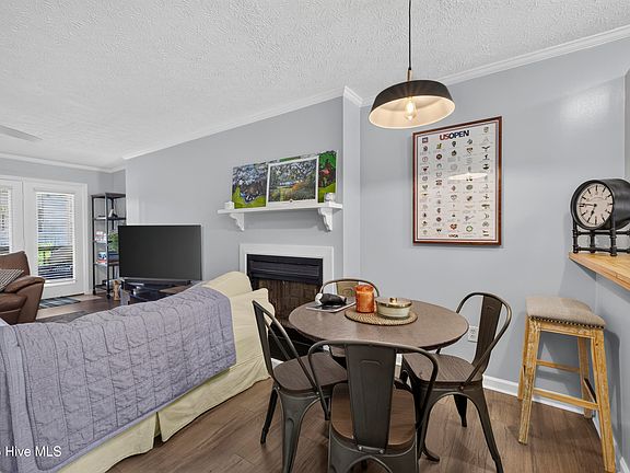 5th image of 1823 Savannah Court #B3