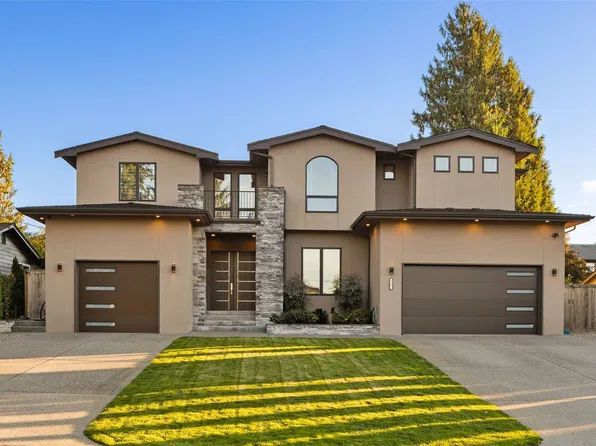 8827 NE 203 Place, Bothell, WA 98011