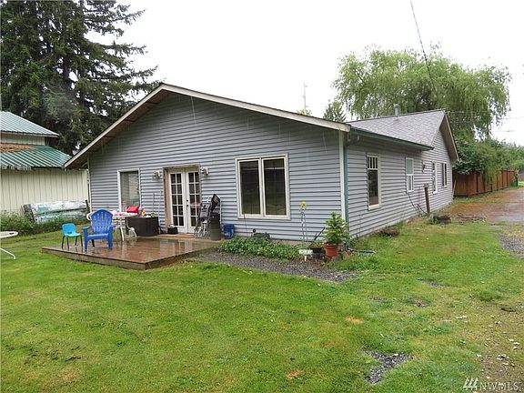 2nd image of 2915 188th St NE