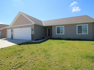 313 27th Ave NE, Watford City, ND 58854