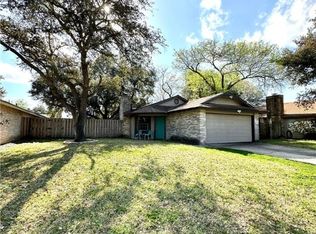 120 Joyce Ln, Victoria, TX 77901