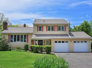 5 Sutton Pl, Cranford, NJ 07016