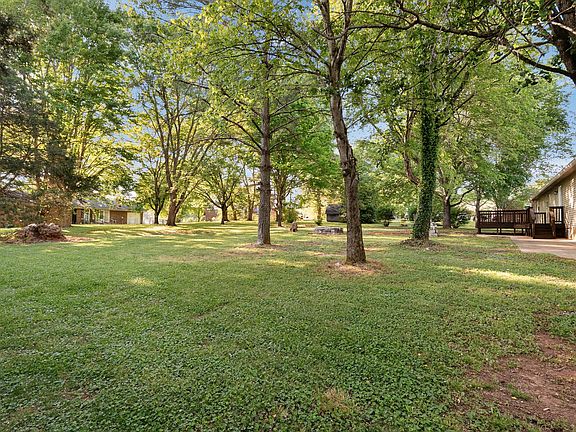 4th image of 88 Meadow Ln