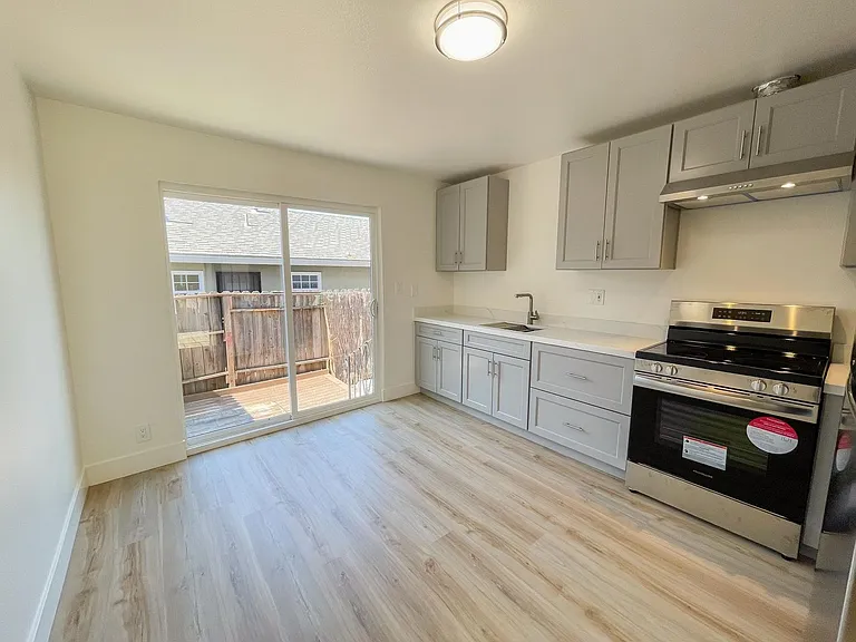 1656 162nd Ave. — Photo 8