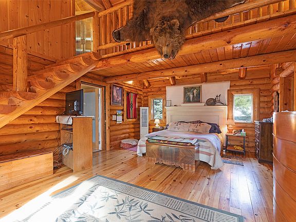 3rd image of 17 Mountain View Rd