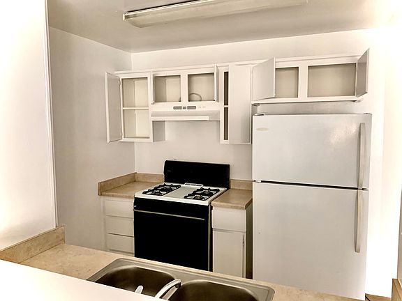 4th image of 3205 Shasta Cir S #102