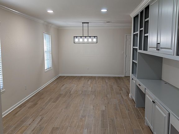 2nd image of 1101 Mulberry Ln