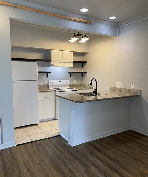 Cottages at Corporate — Photo 9