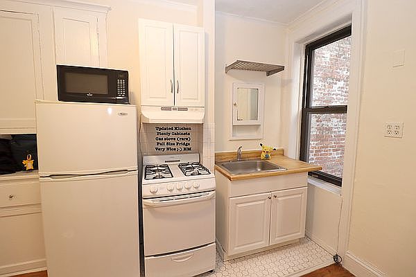 1st image of 532 W 50th St APT 1AR