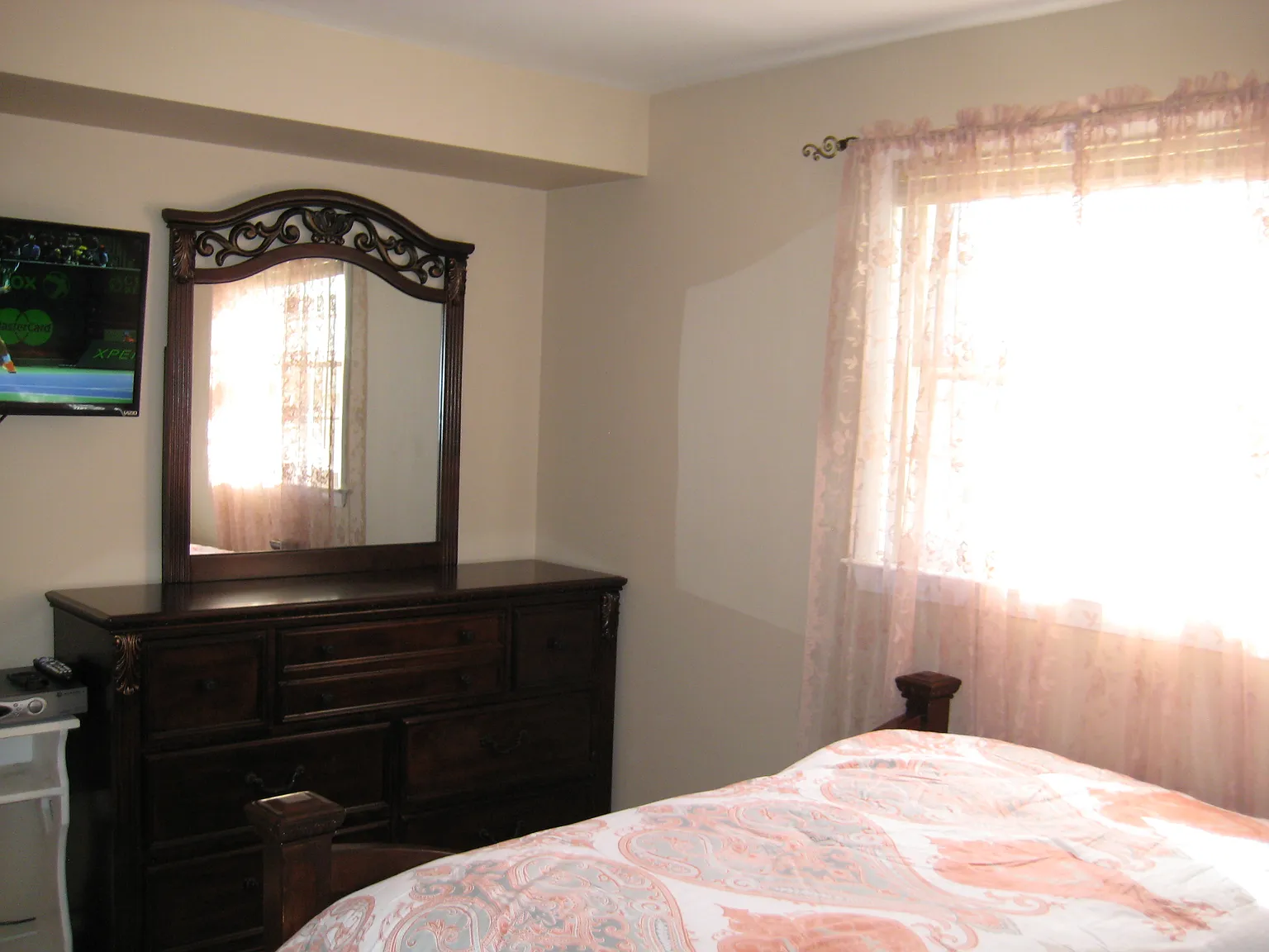 1 bed, 1350 sqft, $1,000 — Photo 2