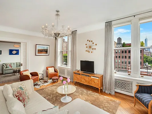 Sold by Sotheby's International Realty | media 3