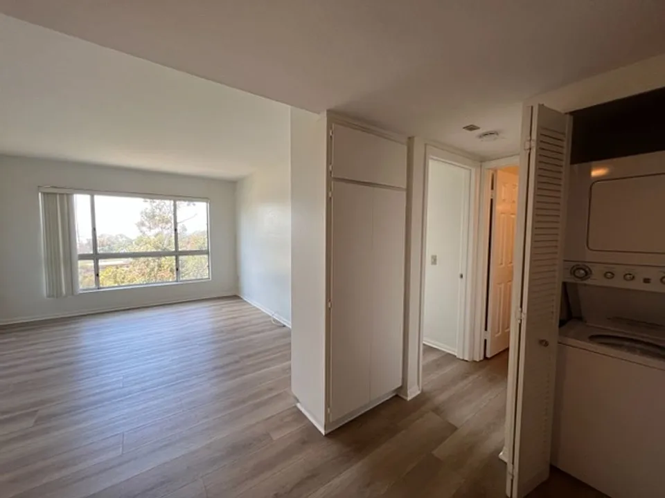 2825 3rd Ave #402