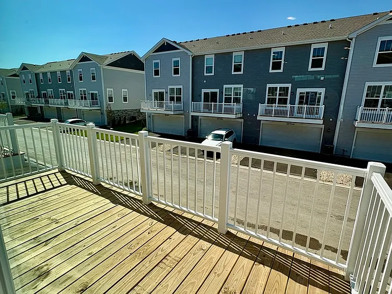 25752 W Yorkshire Dr — Photo 24