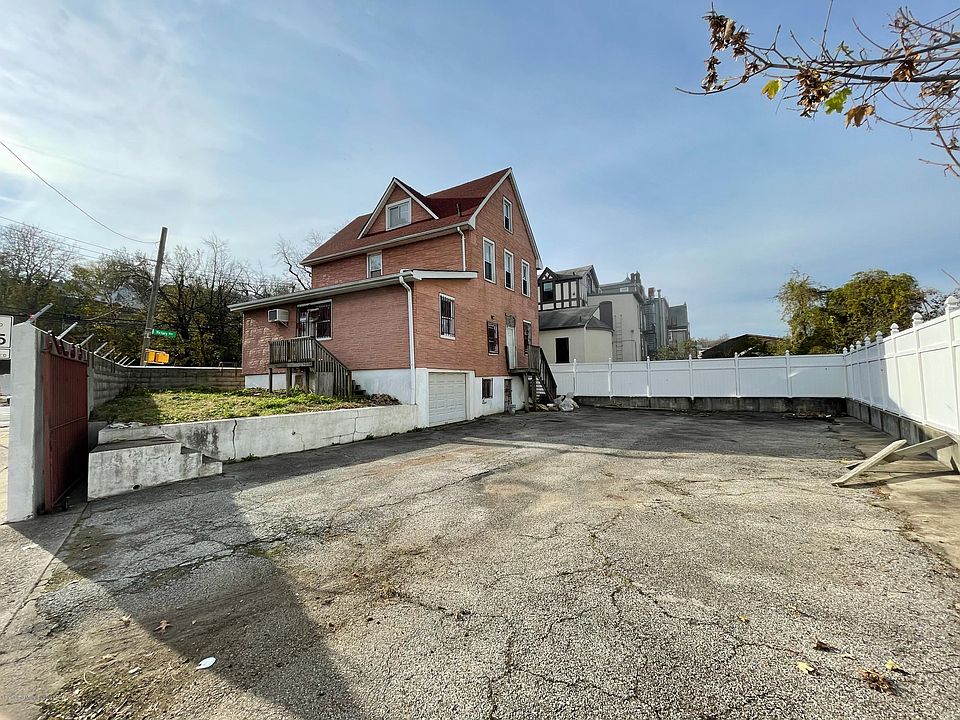2nd image of 183 Victory Blvd