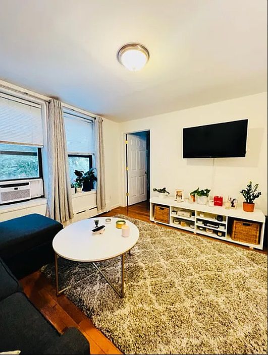 1st image of 110 Franklin St #2