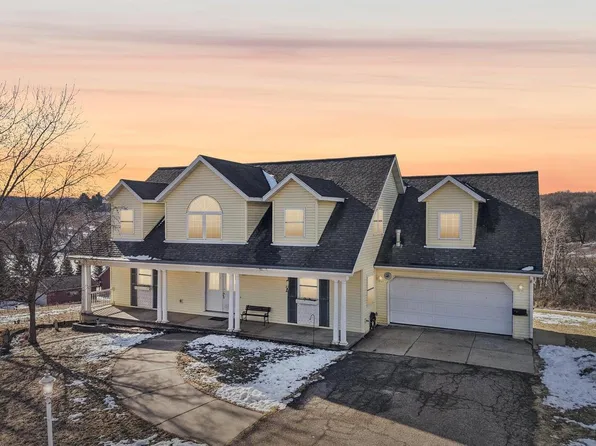 S1135 Rhine Drive, La Valle, WI 53941