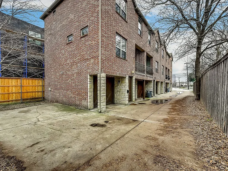2606 N Henderson Ave #A — Photo 16