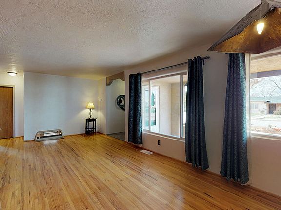 5th image of 4946 Palo Alto Ave SE