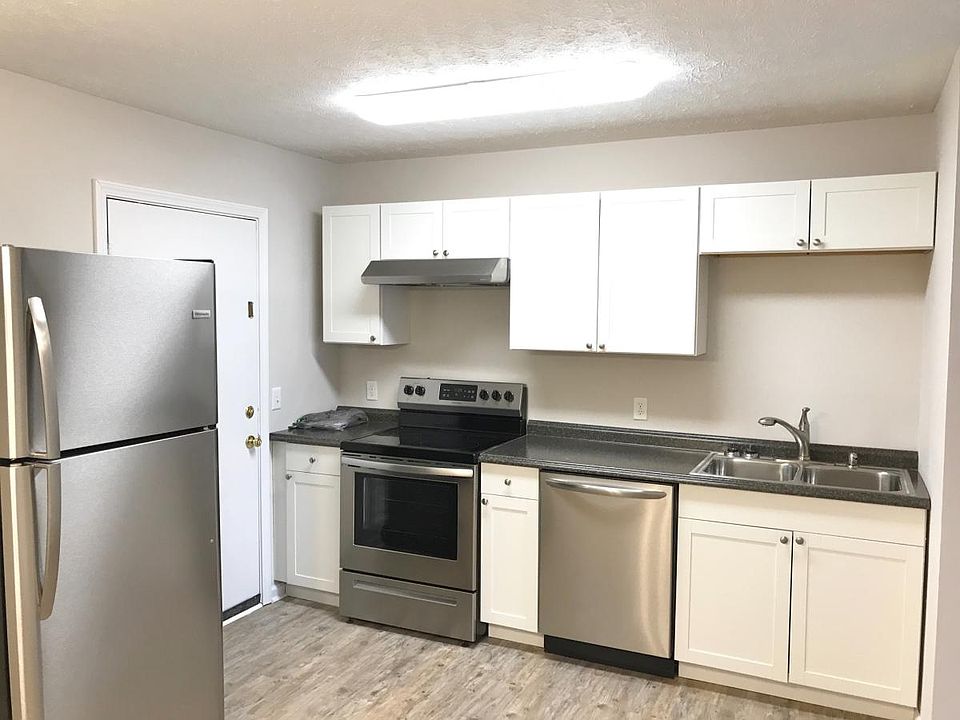 1st image of 85 E 18th St APT D