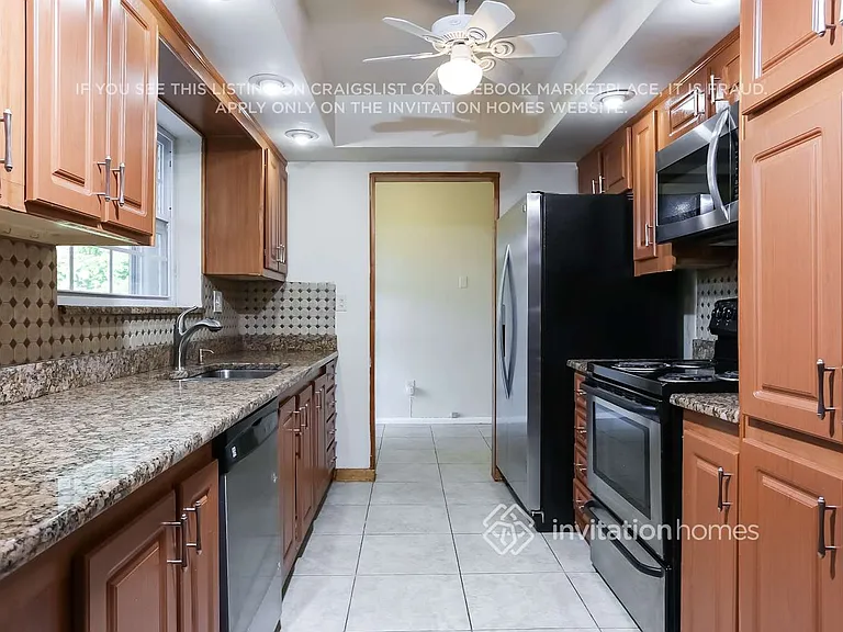 4851 NW 6th St — Photo 7