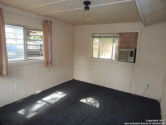 4th image of 2501 W Woodlawn Ave
