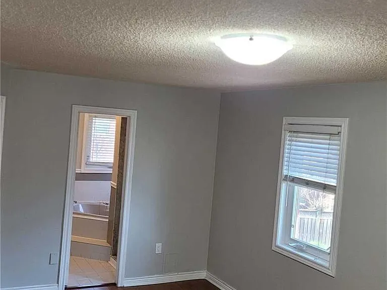 1107 Thoresby Dr — Photo 18